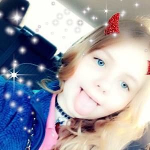 Meet your Posher, Danyelle